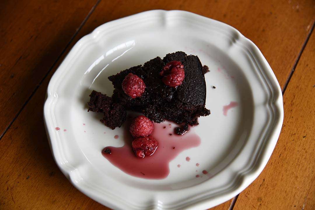 Chocolate Cake with Raspberries for Wine Tasting - Piece of cake 1