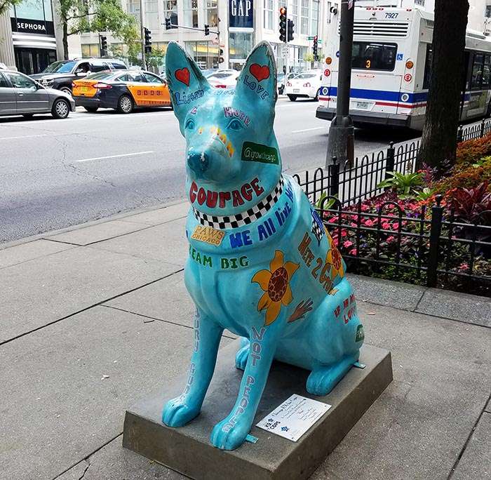 2017-09-30 Dog Statues in Chicago - dog 2