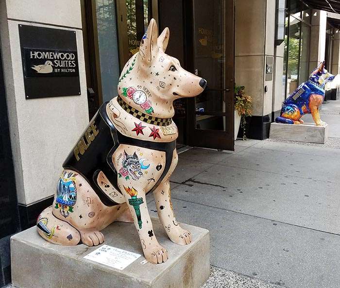 2017-09-30 Dog Statues in Chicago - dog 4